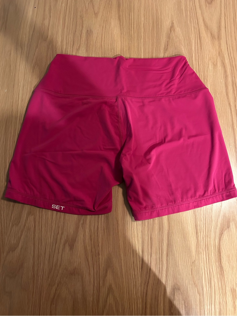 SET Active Breathe Shorts Color Hibiscus
Size XXL